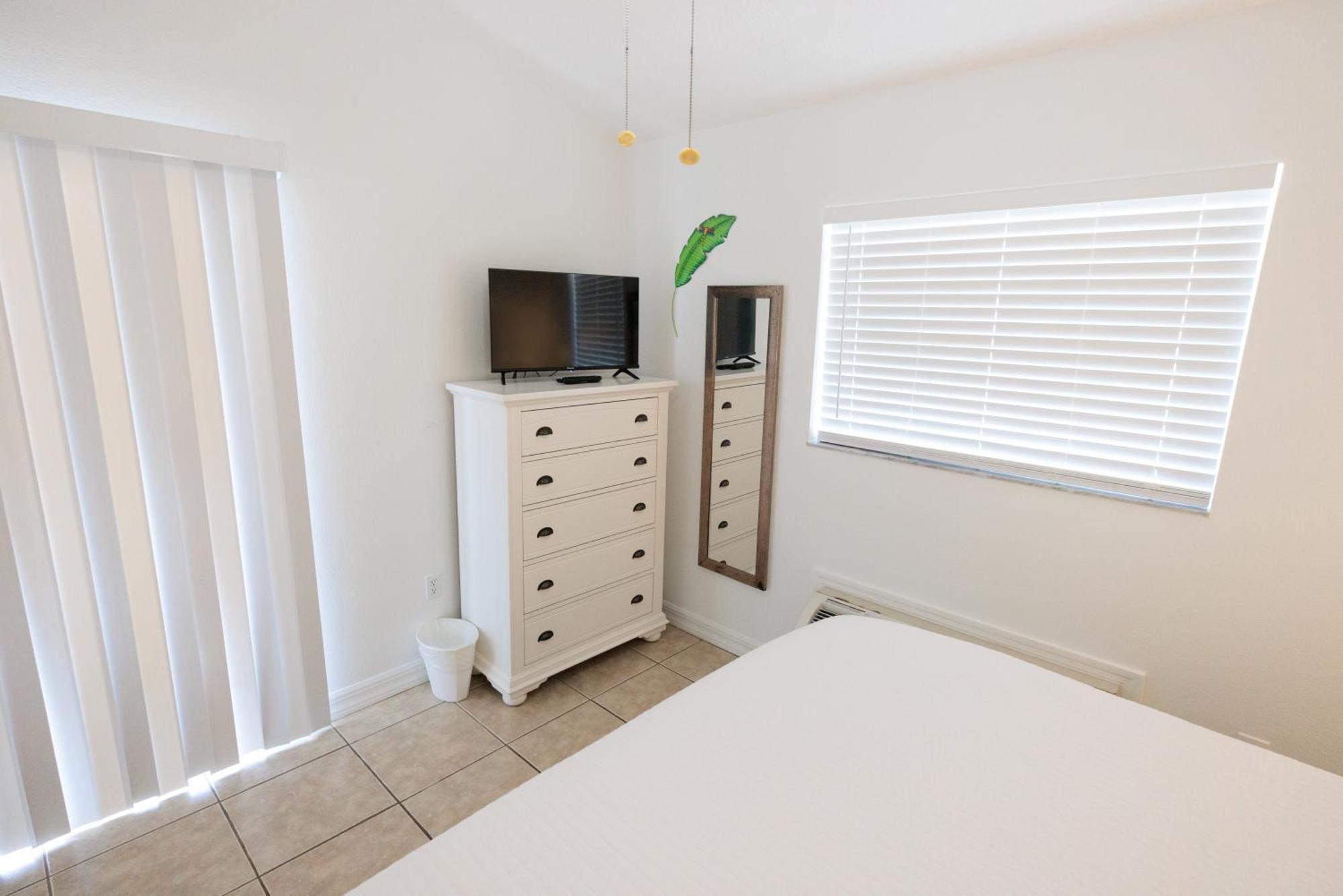 The Sea Spray Resort Siesta Key Exterior photo